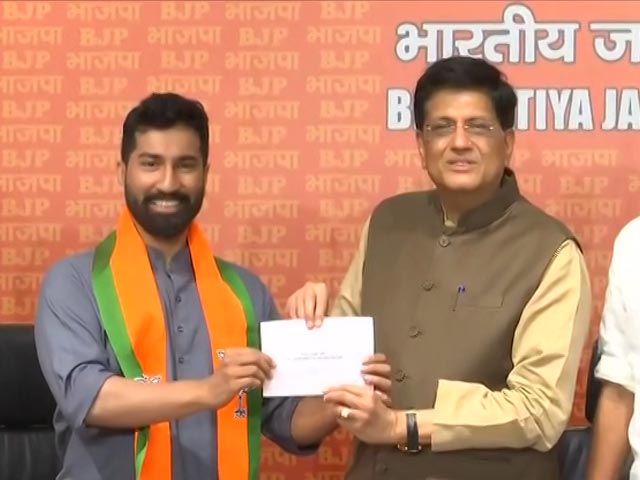 Anil Antony, Congress Veteran AK Antony's Son, Joins BJP