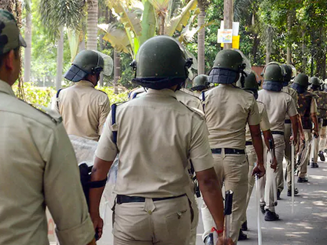 छत्तीसगढ़ के दंतेवाड़ा में बड़ा नक्सली हमला, IED धमाके में 10 जवान शहीद