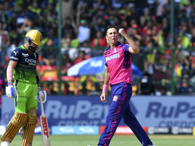 RCB के कप्तान क्या बने, विराट कोहली पर लगा 24 लाख का जुर्माना, साथी खिलाड़ी भी नहीं बचे