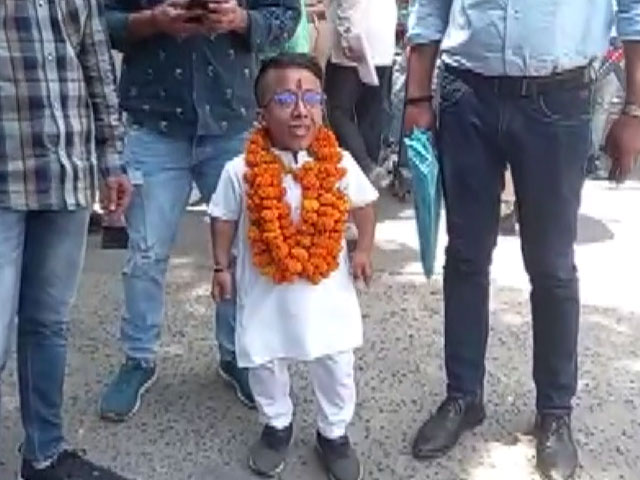 बड़े हौंसलों के मालिक हैं मुरादाबाद में निगम चुनाव लड़ रहे छोटे कद के प्रवेश चावला