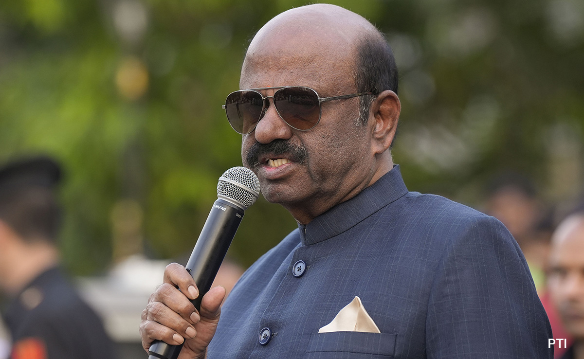 Bengal Governor Replaces 'Yours Sincerely' With 'Vande Mataram