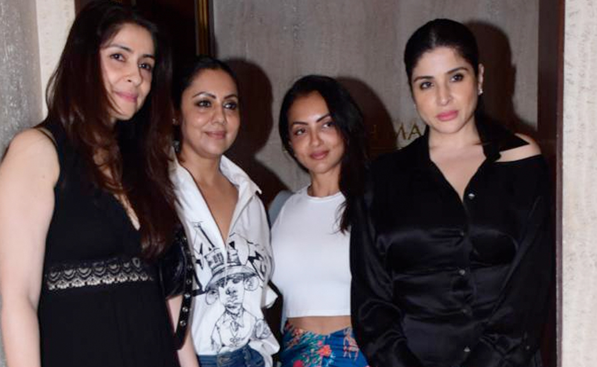 Pics: Gauri Khan, Maheep Kapoor, Bhavana Pandey, Seema Sajdeh Spent Sunday Evening At Manish Malhotra's