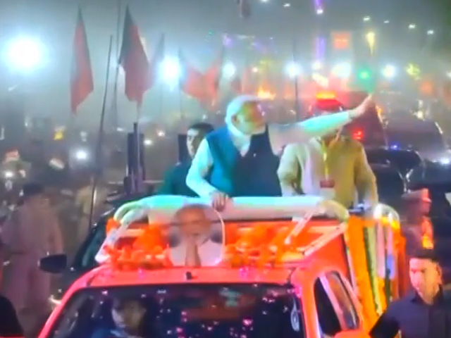 दमन में पीएम मोदी ने किया रोड शो, सुनने उमड़ा जन-सैलाब