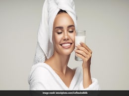 चेहरे से जिद्दी दाग-धब्बे होने लगेंगे गायब, बस दूध में मिलाकर लगानी होगी यह चीज, फिर दिखेगा असर  चेहरे से जिद्दी दाग-धब्बे होने लगेंगे गायब, बस दूध में मिलाकर लगानी होगी यह चीज, फिर दिखेगा असर