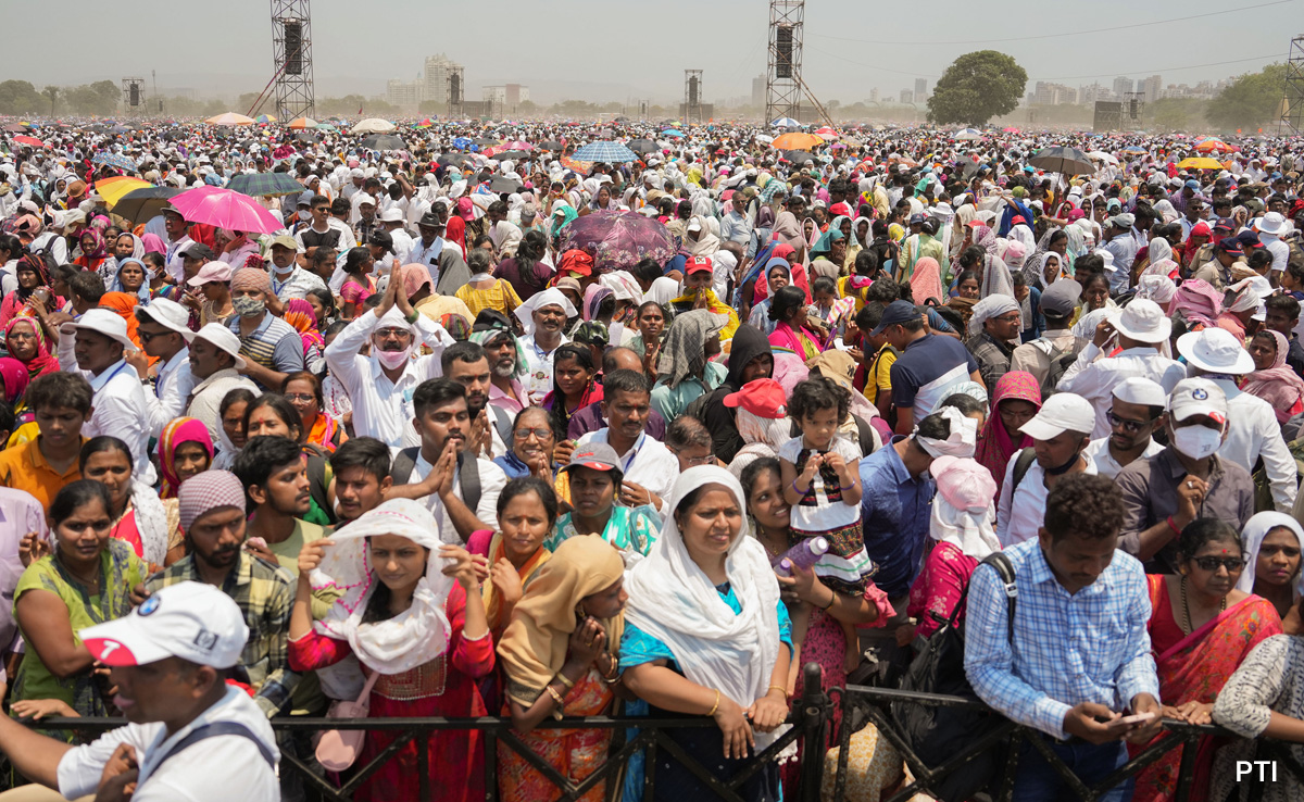 Dehydrated Women, Children Lay On Road At Maharashtra Event Where 13 Died Of Heat