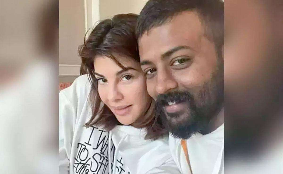 Conman Texted Many Promises To Jacqueline Fernandez, Made A Dress Request