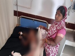 छत्तीसगढ़: मिड डे मील के दौरान गर्म दाल के बर्तन में गिरी पहली कक्षा की छात्रा, बुरी तरह झुलसी छत्तीसगढ़: मिड डे मील के दौरान गर्म दाल के बर्तन में गिरी पहली कक्षा की छात्रा, बुरी तरह झुलसी