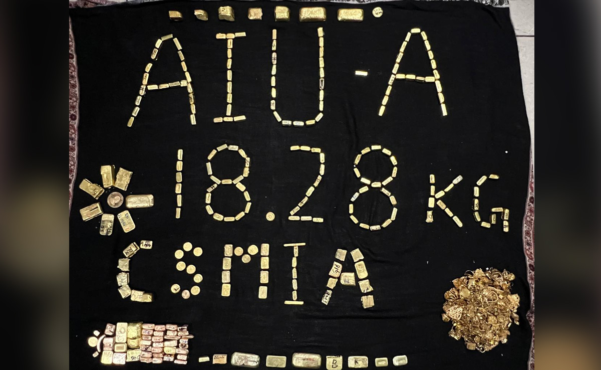 9 Women Distract Mumbai Airport Officials To Smuggle Gold Worth 9 Crores