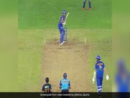 अर्जुन तेंदुलकर ने मोहित शर्मा की गेंद पर उड़ाया IPL करियर का पहला छक्का, कमेंटेटर ने जो कहा, वह दिल जीत रहा, Video अर्जुन तेंदुलकर ने मोहित शर्मा की गेंद पर उड़ाया IPL करियर का पहला छक्का, कमेंटेटर ने जो कहा, वह दिल जीत रहा, Video