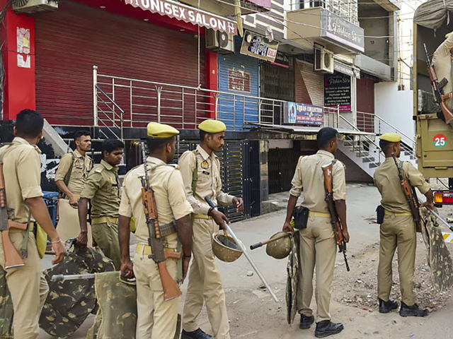 प्रयागराज : होटल में फंदे से लटका मिला डिप्टी CMO का शव