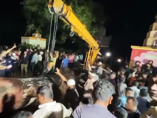 7 Dead, 5 Injured After Storm Uproots Massive Tree Near Maharashtra Temple