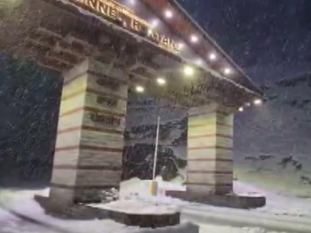 Himachal: Atal Tunnel in Manali Receives Fresh Snowfall, Turns Hill Pearly White