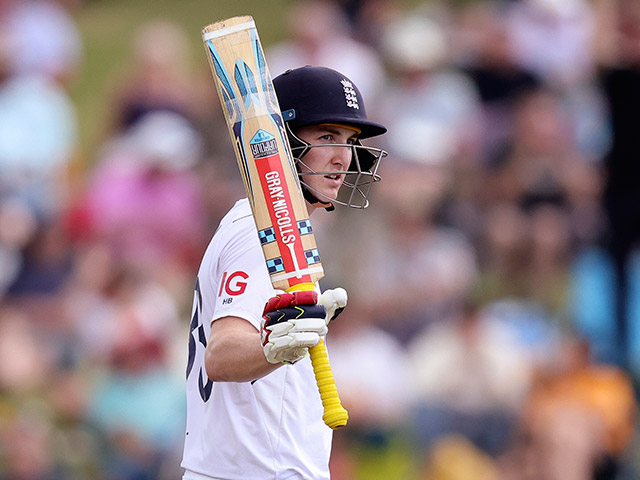 हैरी ब्रूक ने सेंचुरी लगाकर सोशल मीडिया ट्रोल्स का मुंह बंद किया