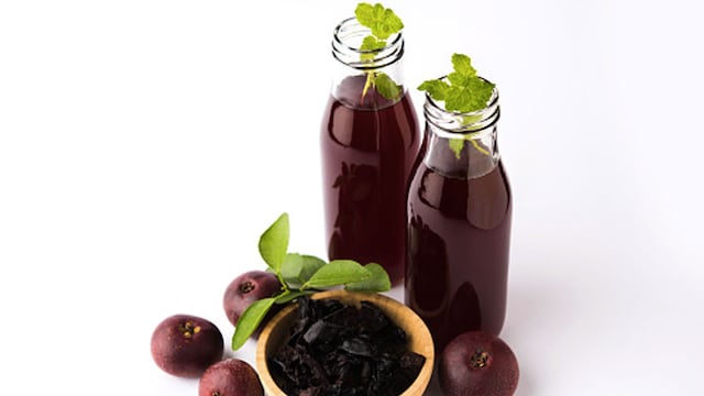 Soak a few choppedpieces ofkokum in water and set aside for a few hours