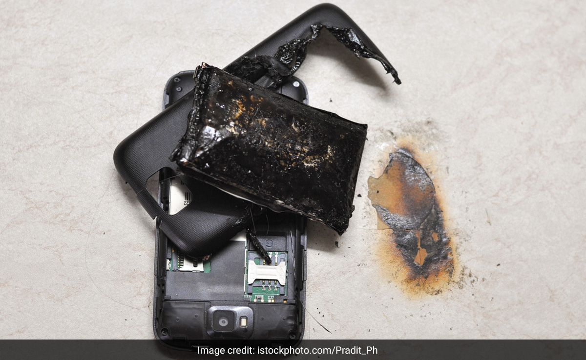 76-Year-Old Kerala Man Escapes Unhurt After Mobile Phone Explodes In Pocket