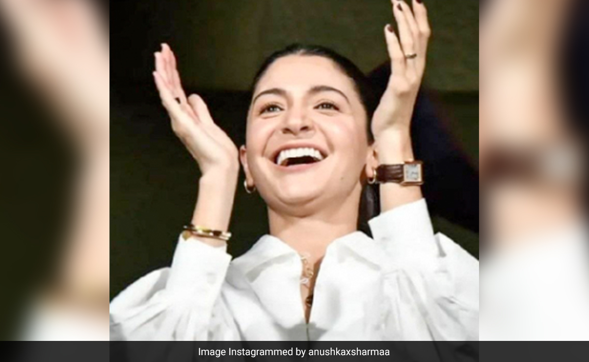 IPL 2023: Pics Of Anushka Sharma Cheering For Virat Kohli At RCB Vs LSG Go Viral