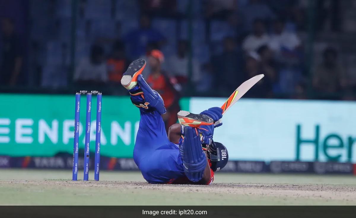 सरफराज खान ने क्रीज पर लेटकर लगाया अजब-गजब शॉट, देखकर फैन्स के बीच मचा बवाल, Video