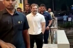 कर्नाटक चुनाव के बीच राहुल गांघी ने लिया आइसक्रीम का मजा कर्नाटक चुनाव के बीच राहुल गांघी ने लिया आइसक्रीम का मजा