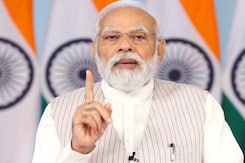 PM मोदी ने देश को दी 91 FM ट्रांसमीटर्स की सौगात, कहा - "मुख्यधारा से जुड़ेगे दूरदराज के लोग" PM मोदी ने देश को दी 91 FM ट्रांसमीटर्स की सौगात, कहा - "मुख्यधारा से जुड़ेगे दूरदराज के लोग"