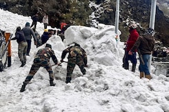 7 Tourists Killed In Massive Avalanche In Sikkim 7 Tourists Killed In Massive Avalanche In Sikkim