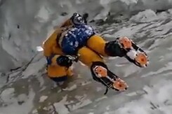 Watch: Dramatic Video Of Polish Climber Rescuing Anurag Maloo Watch: Dramatic Video Of Polish Climber Rescuing Anurag Maloo