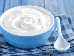 रोजाना एक कटोरी दही खाने से क्या होता है? जानें खाने का सही समय और कारण रोजाना एक कटोरी दही खाने से क्या होता है? जानें खाने का सही समय और कारण
