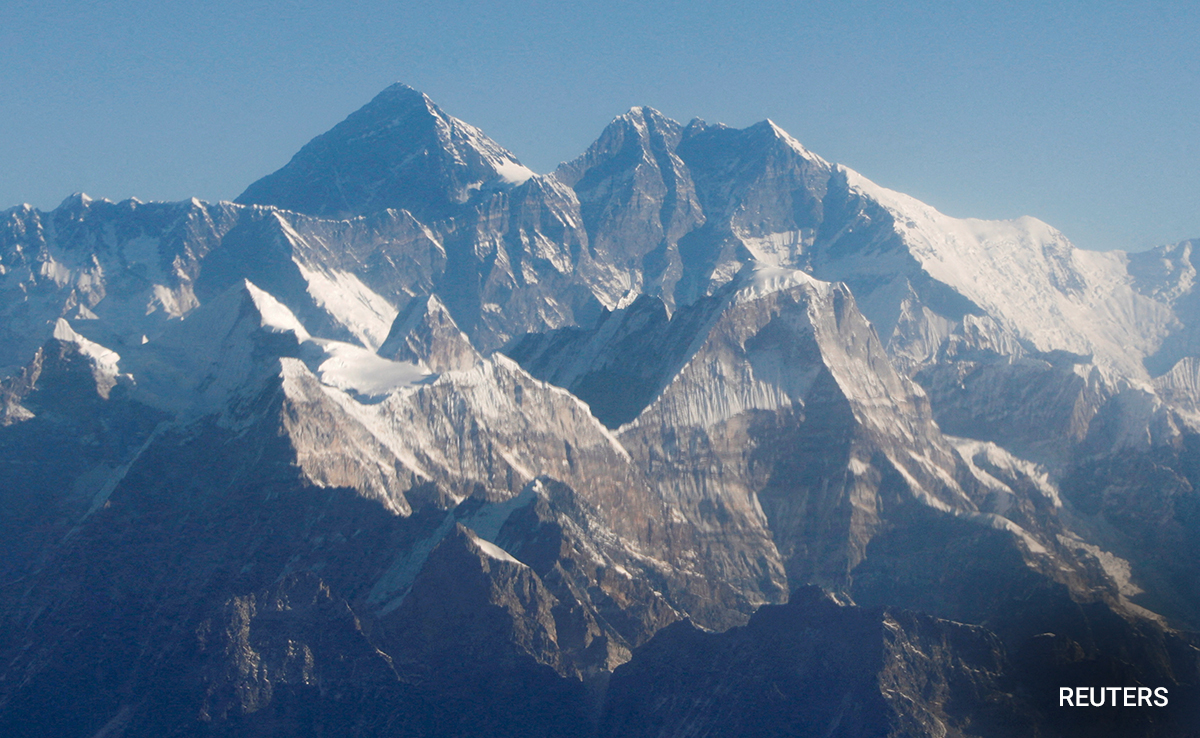 Nepal Grants Record Climbing Permits For Mount Everest
