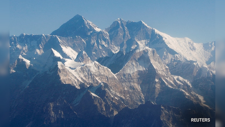 नेपाल की पहाड़ों पर आई 'सफेद मौत'. हिमस्खलन में 3 की मौत,  4 विदेशी पर्वतारोही लापता