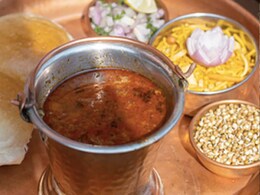 Misal Vs Usal Pav: What's The Real Difference Between These Two Maharashtrian Dishes?