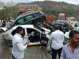 VIDEO: मुंबई-पुणे एक्सप्रेसवे पर ट्रक के ब्रेक फेल, 12 गाड़ियों को मारी टक्कर; 6 जख्मी