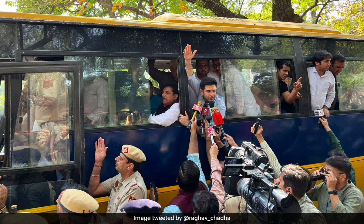 "What Kind Of Dictatorship...": AAP's Raghav Chadha, Others Detained