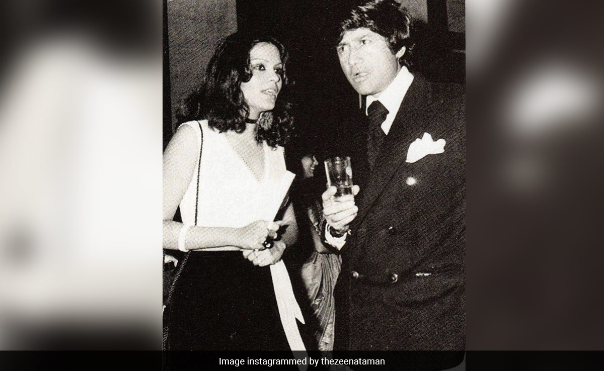 Zeenat Aman Has "Earnest Gratitude" For Dev Anand Whom She "Loved And Admired Platonically"