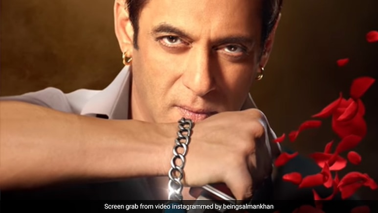 चश्मे की दुकान से लेकर नाई की दुकान पर लगे हैं सलमान खान के पोस्टर, भाईजान भी देख हुए हैरान, बोले- इन्हीं से