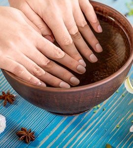 अपने Nail Care Routine में शामिल करें स्टेप बाय स्टेप ये प्रोसेस, नाखून की बढ़ जाएगी खूबसूरती | nail care routine nails ka rakhe is tarike se dhyan Nails ko khubsurat kaise banaye