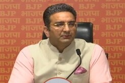 "हथकड़ी को करीब आते देख डर रहे हैं अरविंद केजरीवाल" - BJP का AAP पर पलटवार "हथकड़ी को करीब आते देख डर रहे हैं अरविंद केजरीवाल" - BJP का AAP पर पलटवार