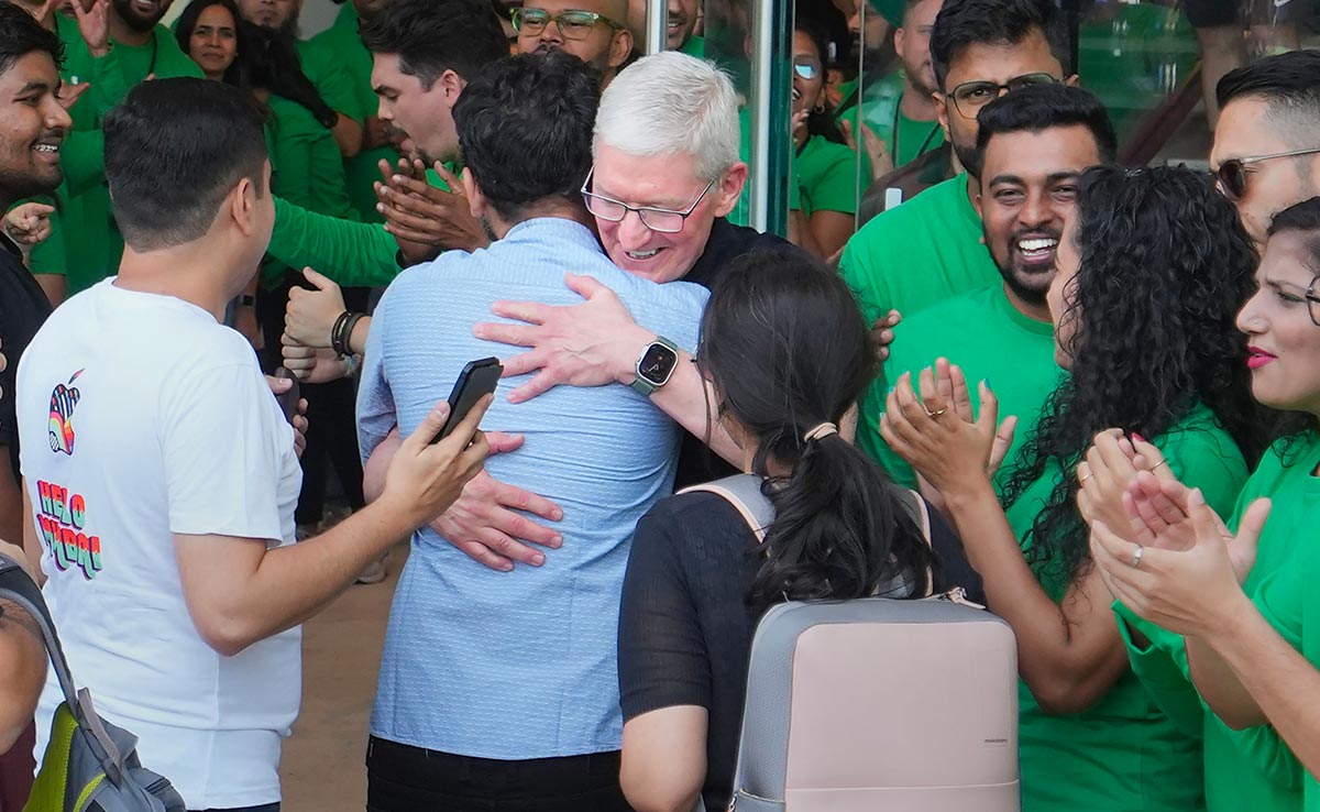 "Energy In Mumbai Incredible": Tim Cook Opens India's First Apple Store