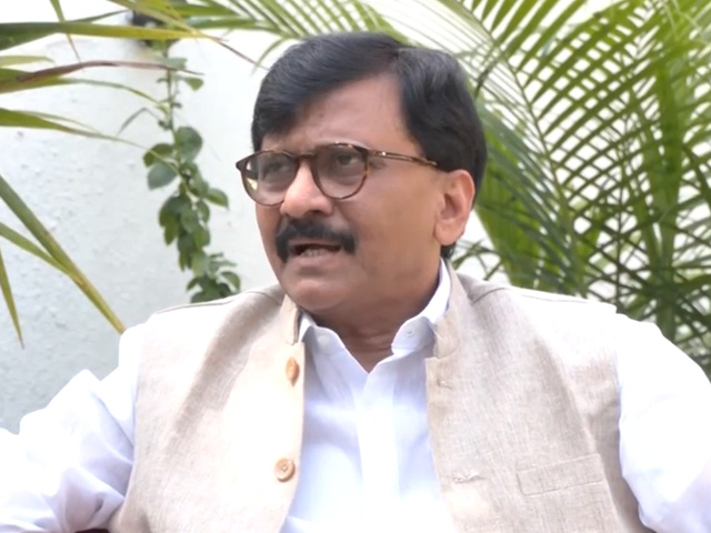 "कमिश्नर से कांस्टेबल पद पर डिमोटेड": देवेंद्र फडणवीस पर संजय राउत का कटाक्ष