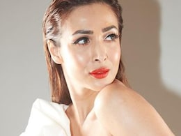 फिटनेस दीवा Malaika Arora ने रिवॉल्व चेयर पोज करते हुए शेयर की Photos, बताए इस योग के जबरदस्त फायदे, देखें तस्वीरें