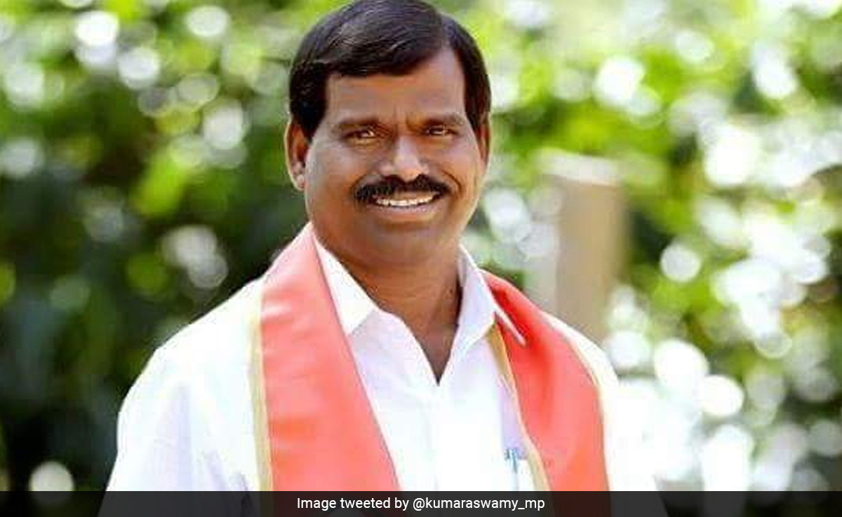 Karnataka Leader MP Kumaraswamy Joins JD(S) Day After Quitting BJP