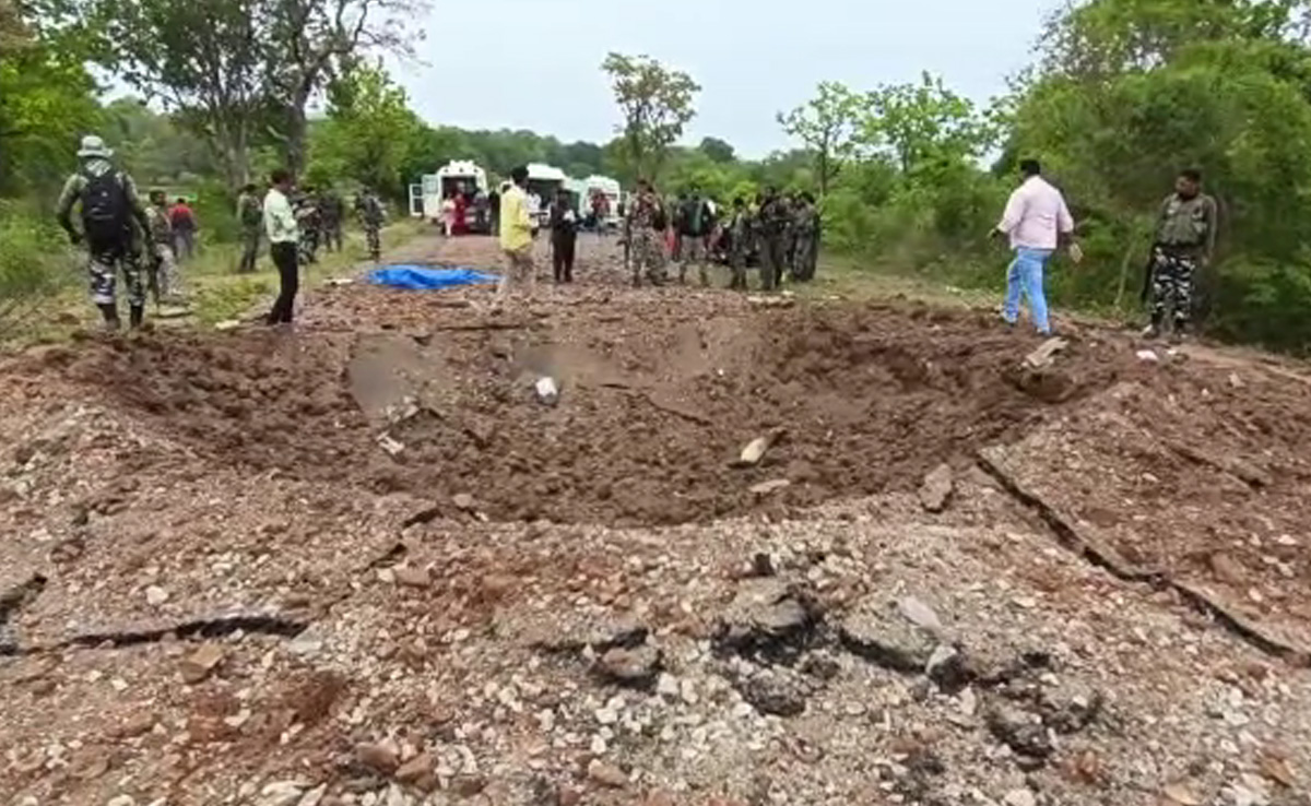 Cops Announce Cash Reward For Info On Maoists Behind Dantewada Attack