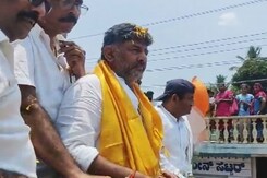 कर्नाटक कांग्रेस के अध्यक्ष डीके शिवकुमार ने आज अपना नामांकन दाखिल किया कर्नाटक कांग्रेस के अध्यक्ष डीके शिवकुमार ने आज अपना नामांकन दाखिल किया