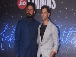 Pics: All About Hrithik Roshan And Abhishek Bachchan's Mini <i>Dhoom 2</i> Reunion Pics: All About Hrithik Roshan And Abhishek Bachchan's Mini <i>Dhoom 2</i> Reunion