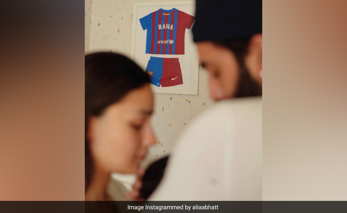 Alia Bhatt Enjoys Sunday Afternoon With Daughter Raha By Reading Stories. See Post