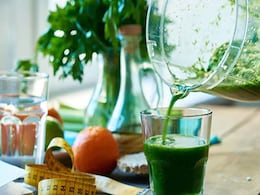 चेहरे पर चमक लाने के लिए हर रोज पीजिए ये Detox Drinks, बनाना है बेहद आसान यहां देखें रेसिपी चेहरे पर चमक लाने के लिए हर रोज पीजिए ये Detox Drinks, बनाना है बेहद आसान यहां देखें रेसिपी