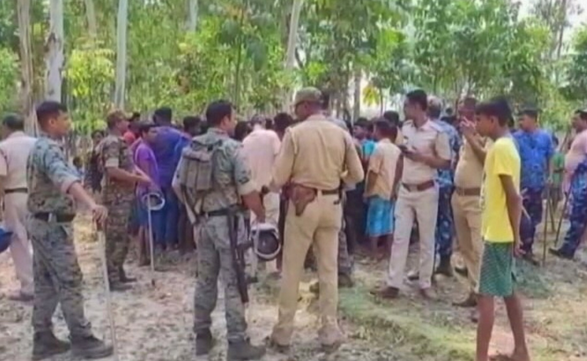 बंगाल में फिर हिंसा : नाबालिग की कथित रेप के बाद हत्या, आक्रोशितों ने की पत्थरबाजी, आगजनी Violence again in Bengal: minor murdered after alleged rape, stone pelting, arson