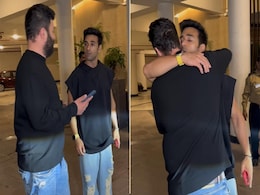 VIDEO: गले मिलते हुए पुलकित और वरुण से हुई ऐसी गलती, फैन्स ने कहा- दोस्ताना 2 में इन्हें ही लो VIDEO: गले मिलते हुए पुलकित और वरुण से हुई ऐसी गलती, फैन्स ने कहा- दोस्ताना 2 में इन्हें ही लो