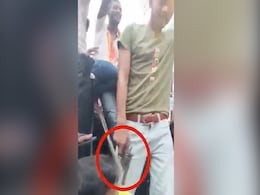 रामनवमी के जुलूस के दौरान हथियार लहराने वाला युवक अरेस्ट, वायरल हुआ था VIDEO रामनवमी के जुलूस के दौरान हथियार लहराने वाला युवक अरेस्ट, वायरल हुआ था VIDEO