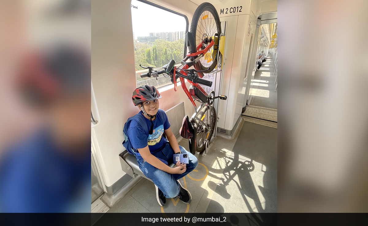 Boy Travels Daily On Mumbai Metro With His Bicycle, Internet Praises Him