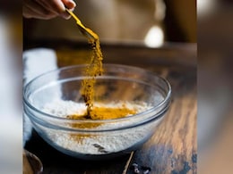 बेसन के ये 4 स्क्रब टैनिंग को कर देंगे कम, चेहरे के अलावा हाथ-पैरों पर नजर आने वाला मैल भी हो जाएगा दूर  बेसन के ये 4 स्क्रब टैनिंग को कर देंगे कम, चेहरे के अलावा हाथ-पैरों पर नजर आने वाला मैल भी हो जाएगा दूर