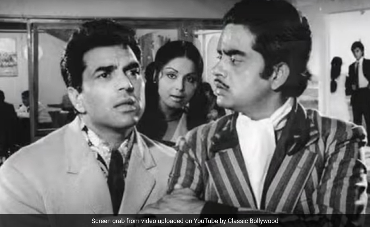 धर्मेंद्र की 30 अनदेखी तस्वीरों पर आया फैंस का दिल, कहा- दुनिया के सबसे हैंडसम मैन हैं 'शोले के वीरू'